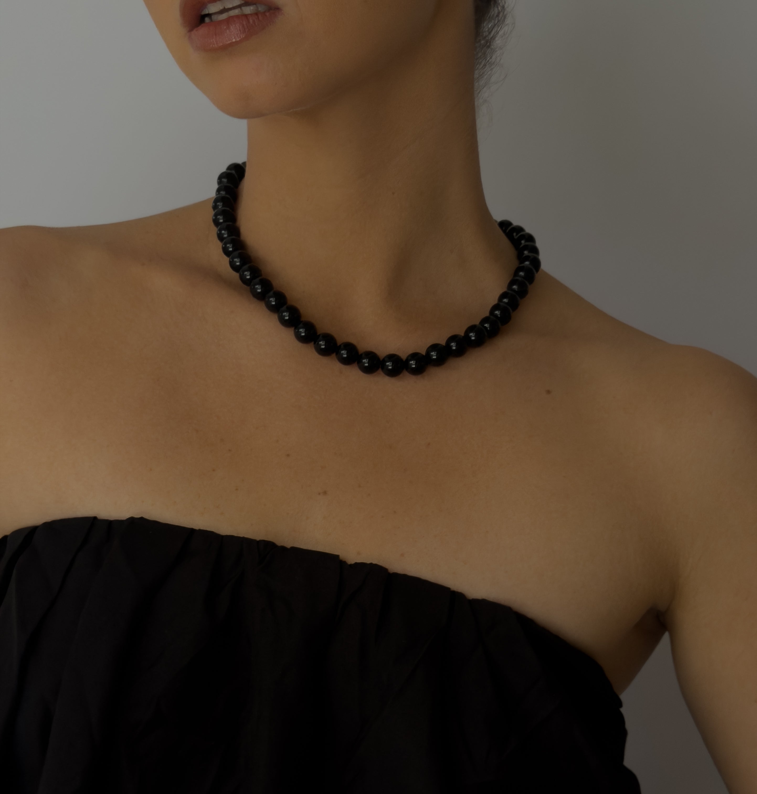 Elara Necklace - Onyx